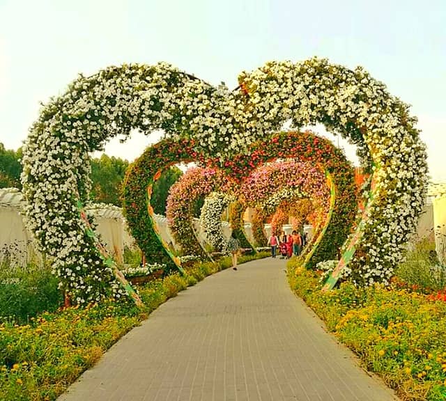 Hearts Passage Structure - Dubai Miracle Garden