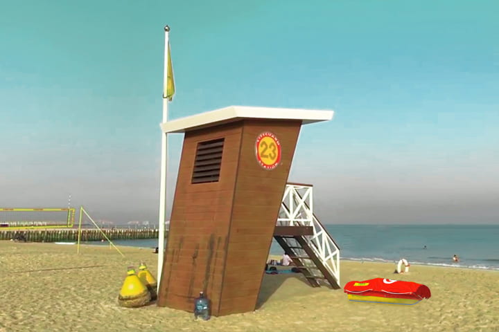 Lifeguards on Dubai beaches use floating robots for rescue.