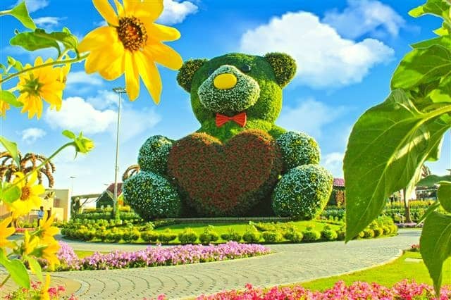 The Dubai Miracle Garden shows new themes in its each starting season.
